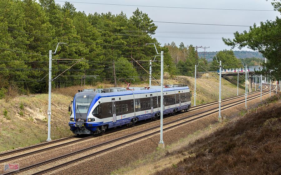 ED74-004 podczas przejazdu technicznego pokonuje szlak CMKi: Psary - Góra Włodowska, mijając Rzędkowice.