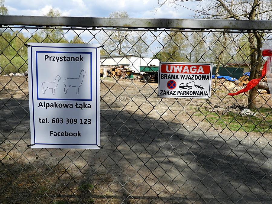 Brama wejściowa do Alpakowej Łąki.