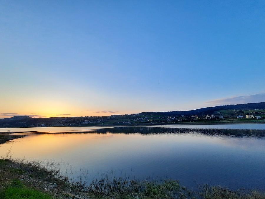 Jezioro Rożnowskie.