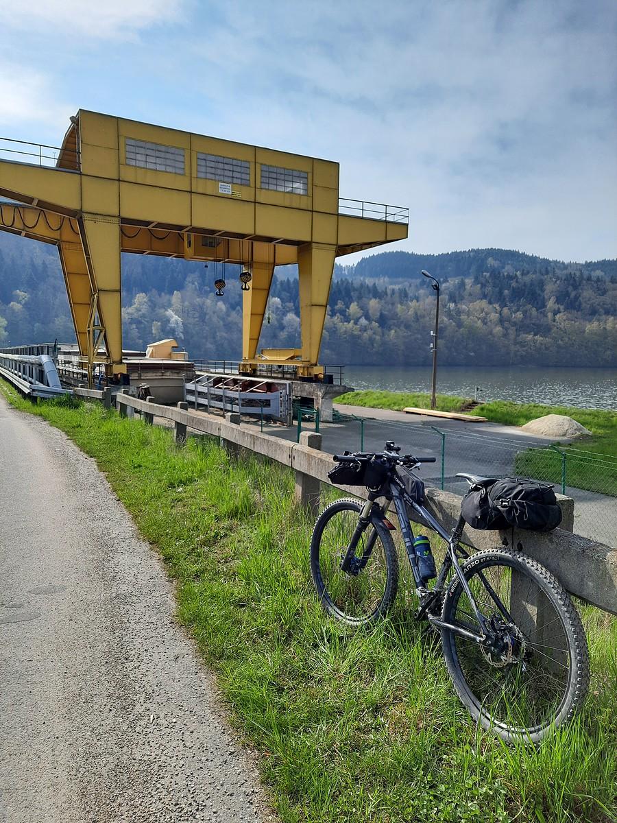 Zapora w Czchowie.