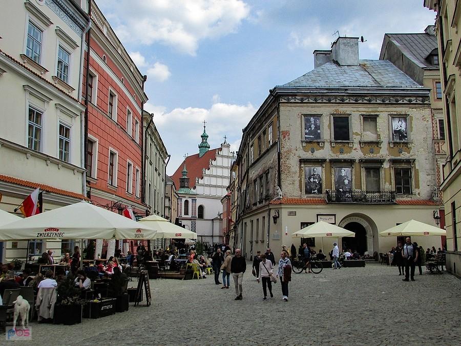 Lublin - Rynek Staromiejski, kamienica Pod Lwami i kościół Dominikanów