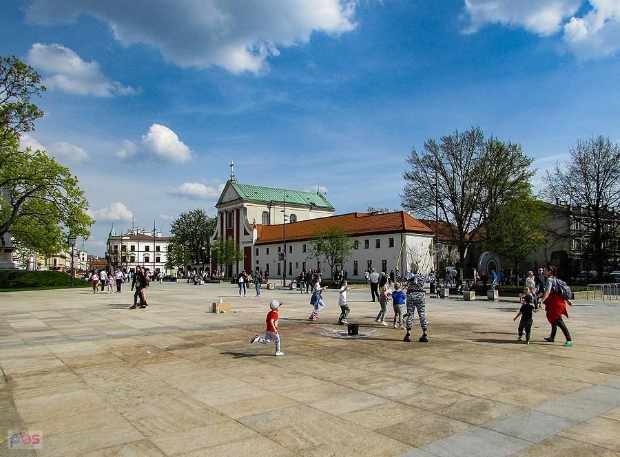 Plac Litewski w Lublinie - w głębi klasztor i kościół kapucynów