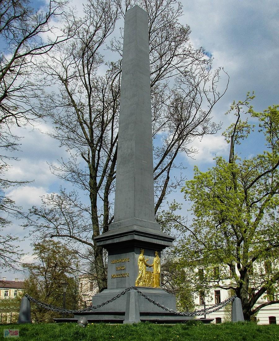 Pomnik Unii Lubelskiej został wzniesiony w 1926, na miejscu wcześniejszego obelisku upamiętniającego to wydarzenie