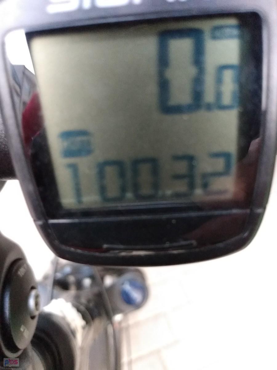 Licznik rowerowy na kierownicy