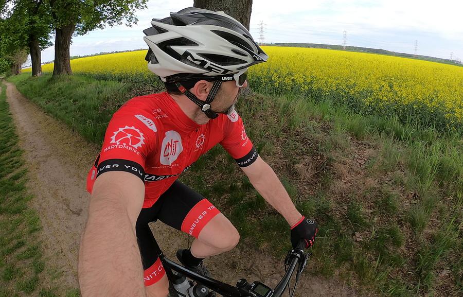 Rzepakowych akcentów mijałem sporo