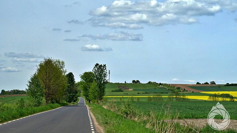 podjazd pod wzgórze nad Woźnikami