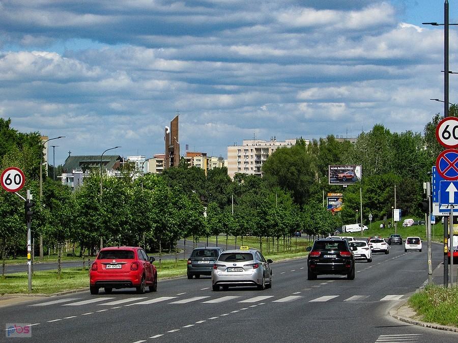 Dolina Służewiecka i wieża kościoła oo. Marianów