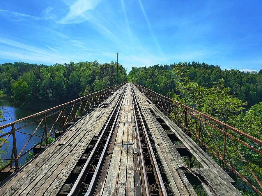 Most kolejowy nad Jeziorem Pilchowickim