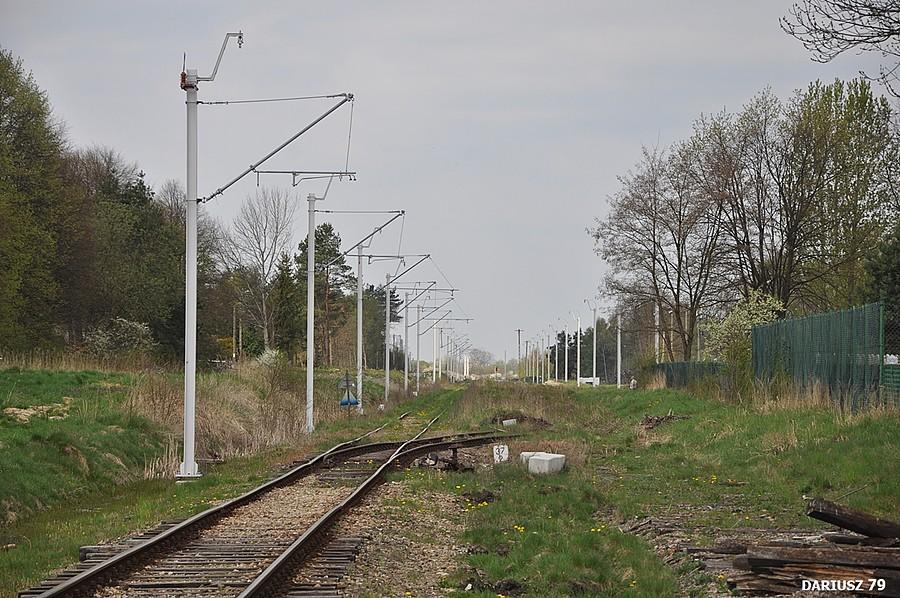 Poręba - Linia kolejowa nr 182 (Pewnie w tym miejscu powstaną perony)