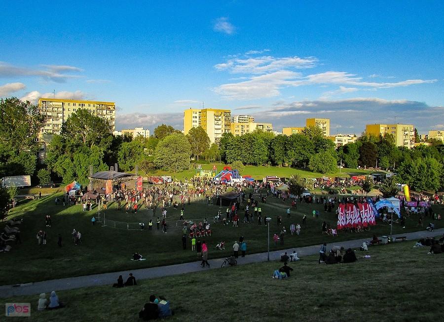 Te zbiegowisko to Festiwal Kolorów
