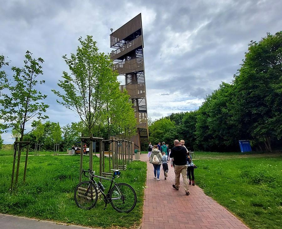 Wieża na poznańskich Szachtach dzisiaj oblegana