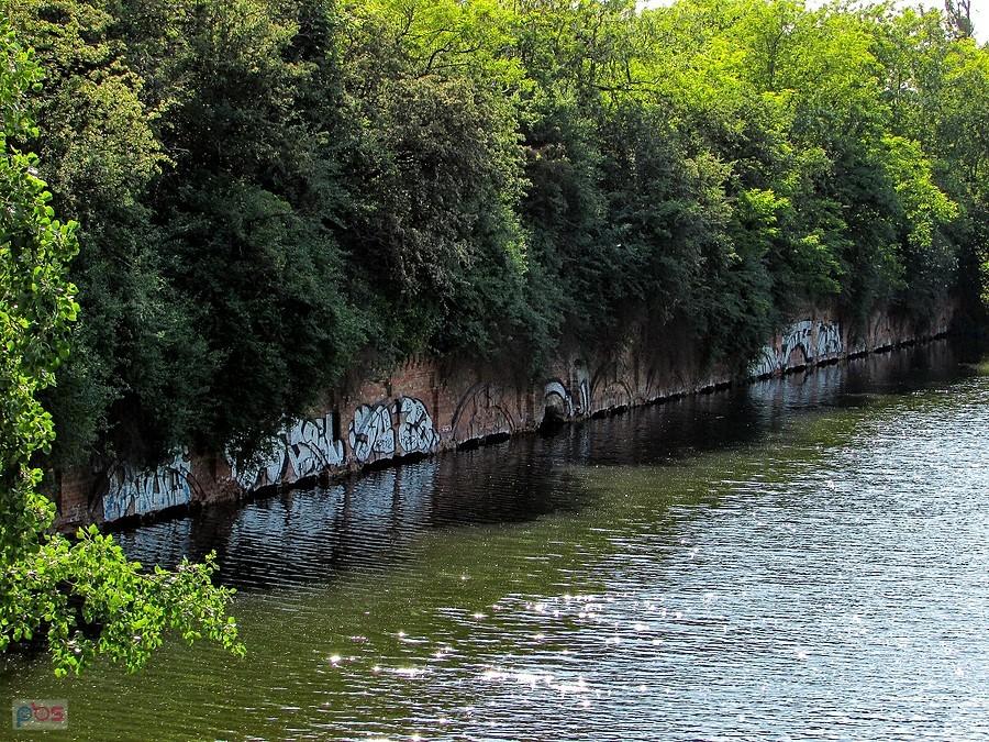 Resztki Fortu Zbarż znikają pod wodą