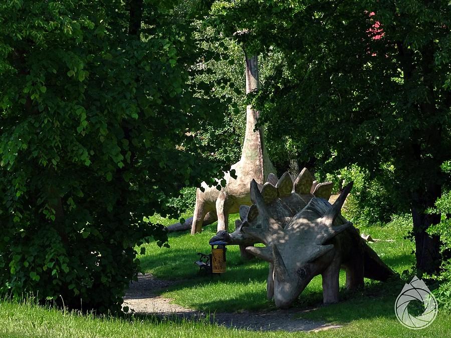 cały park dinozaurów (taki jakby Park Jurajski...hłe, hłe)