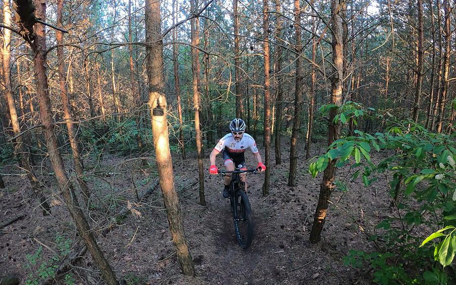 Wąsko i kręto pod górkę - urok MTB
