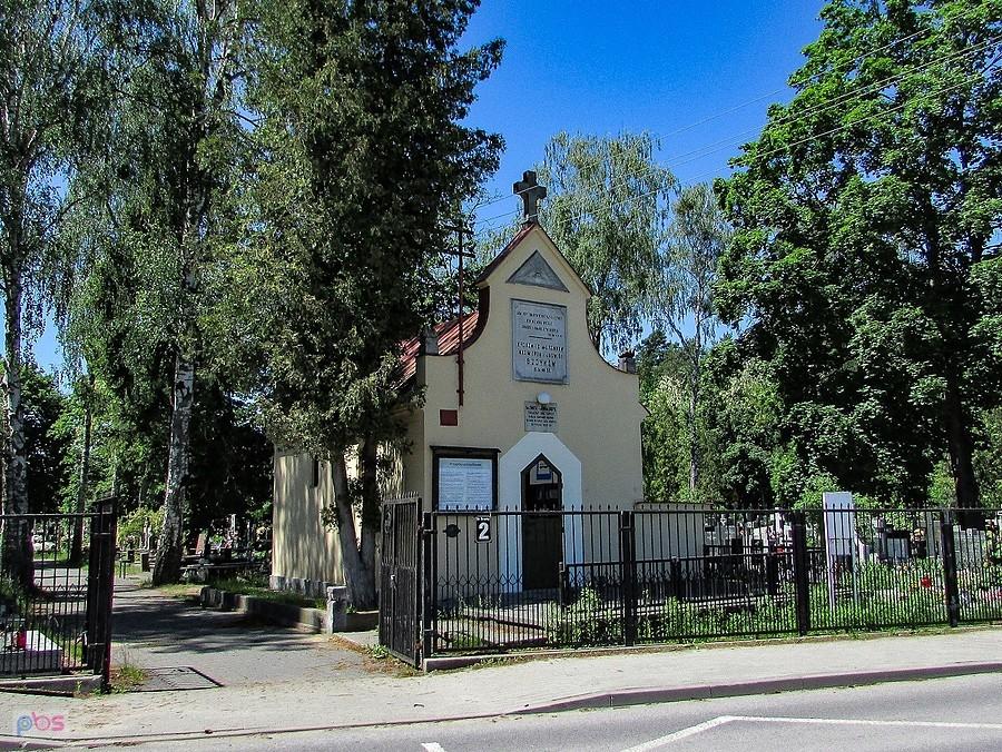 Kaplica Sudyków na cmentarzu w Skolimowie