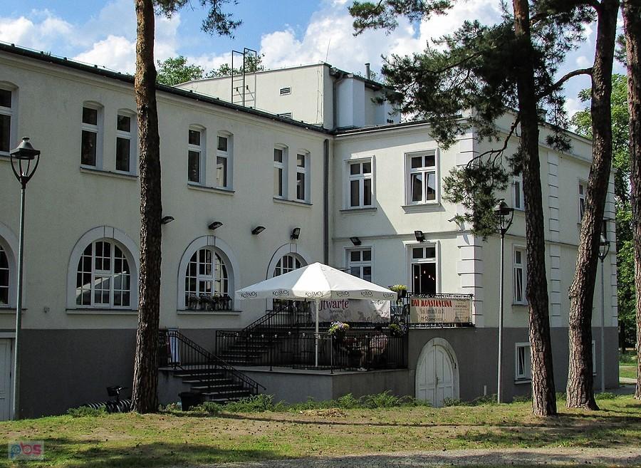 Hugonówka z kawiarenką