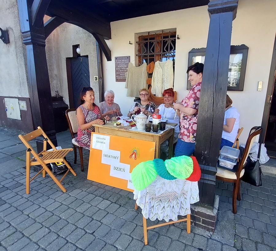 Światowy Dzień Dziergania, czyli pełna celebracja pod muzeum w Stęszewie :)