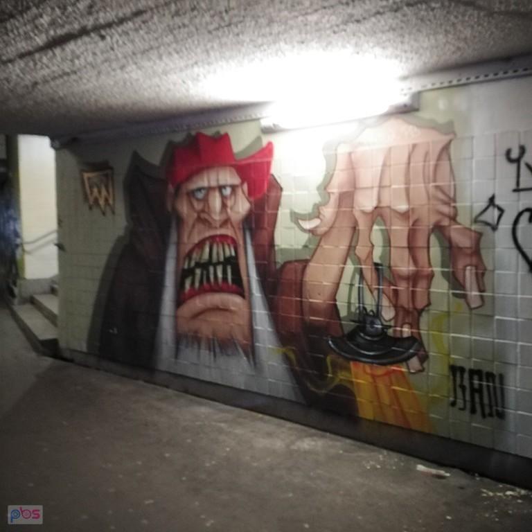 sesja z muralami na Dworcu PKP