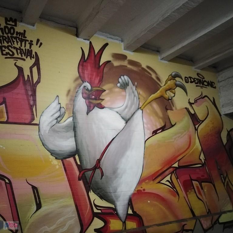 sesja z muralami na Dworcu PKP