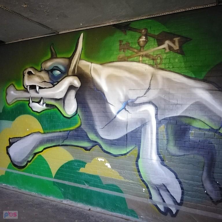 sesja z muralami na Dworcu PKP
