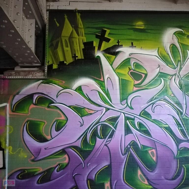 sesja z muralami na Dworcu PKP