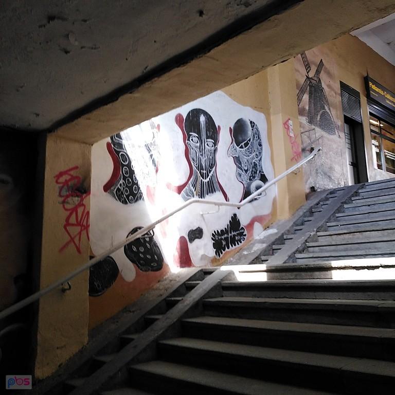 sesja z muralami na Dworcu PKP