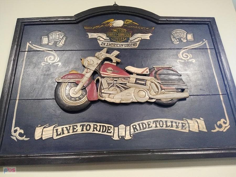 Tabliczka dekoracyjna z motocyklem Harley-Davidson