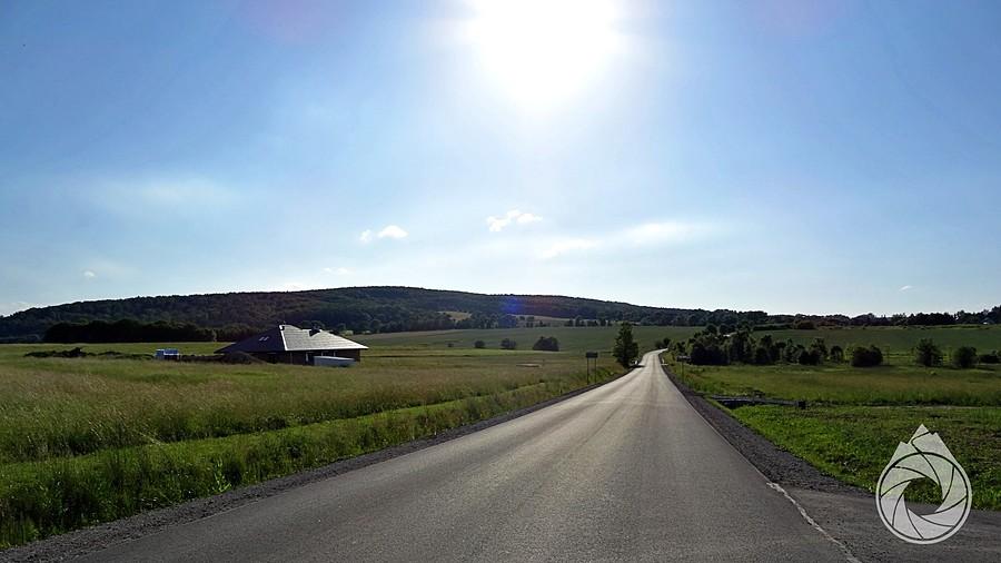 świezy asfalcik gdzieś na Jaćmierz