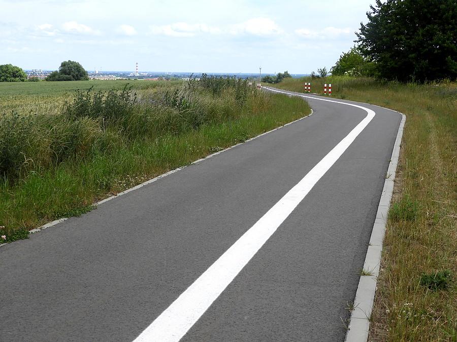 Wije się ścieżka rowerowa Karwowo - Przecław.