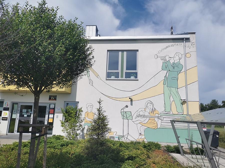 Mural muzykujący