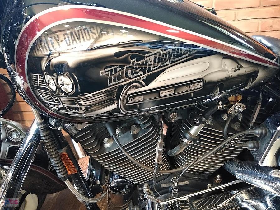 Harley-Davidson motocykl – bak i silnik