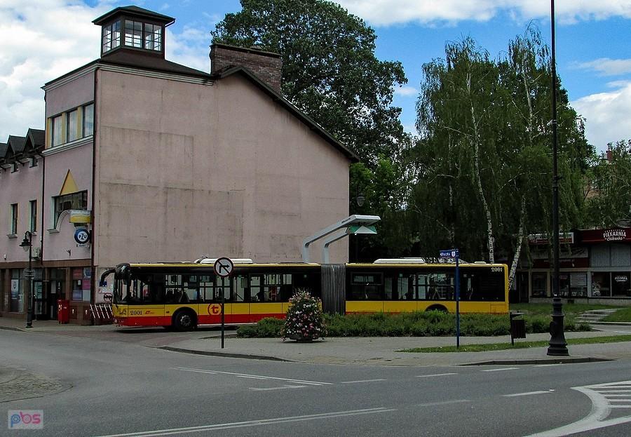 Autobus 251 na pętli przy Starej Papierni