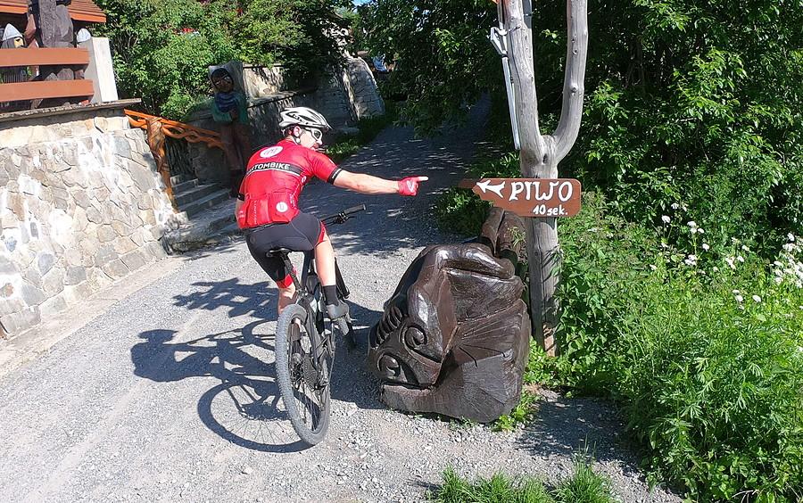 Kolejny podjazd z kuszącym napojem :)