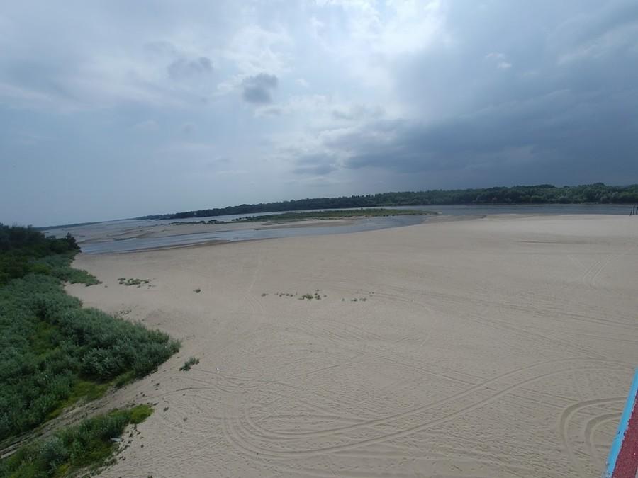 Plaża gigant, strona praska