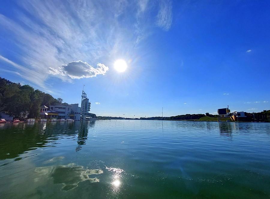 Jezioro Maltańskie popołudniową porą, Poznań