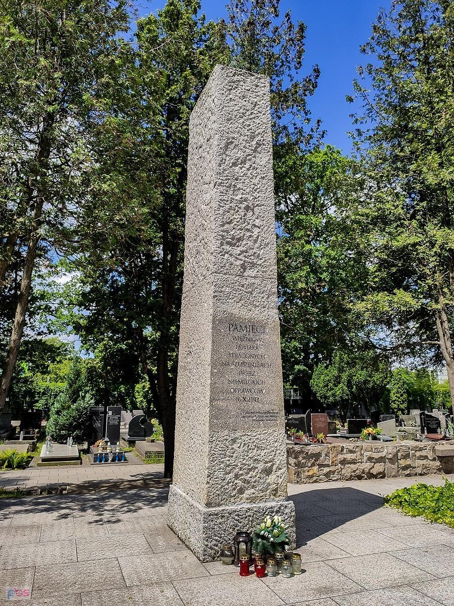 Obelisk na kwaterze więźniów Pawiaka