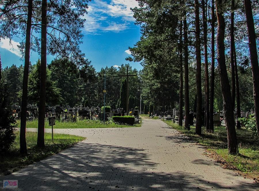 Cmentarz parafialny w Banoisze