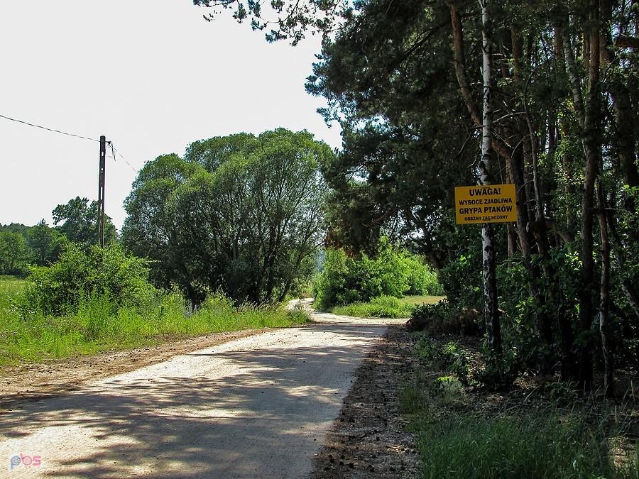 Tablica na wjeździe do Sierzchowa