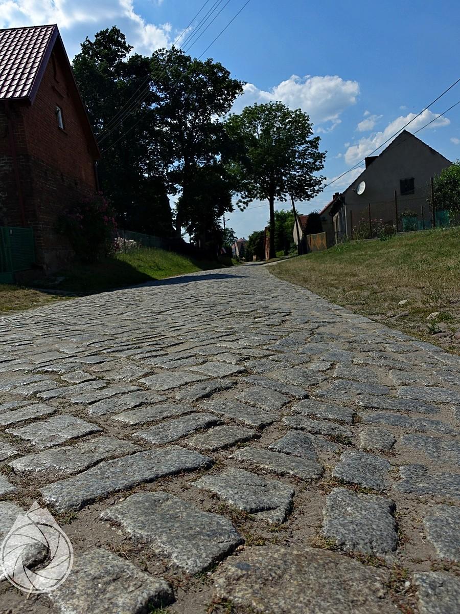 bruczek zjazdu nad plażę w Michalicach