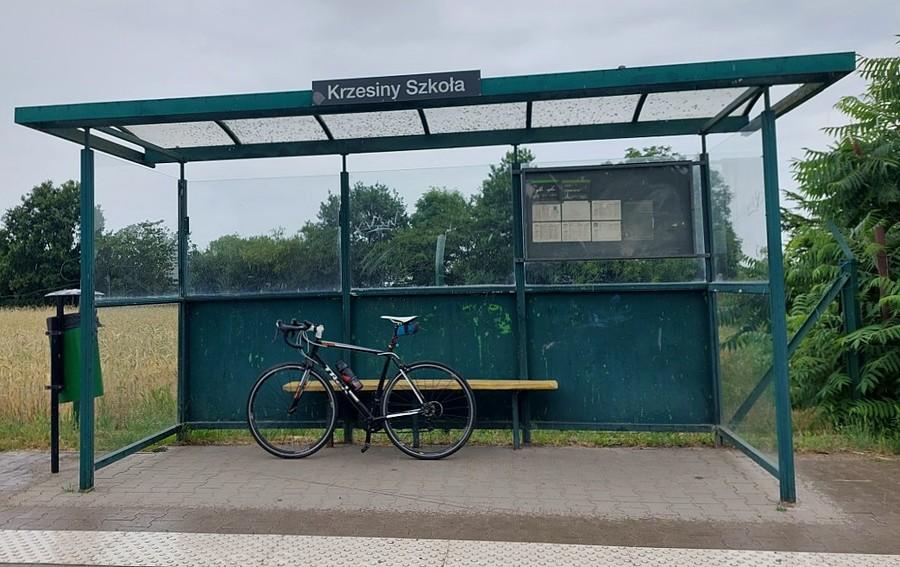 Kolejna odwiedzona wiata. Padało jakieś 10 minut, Poznań Krzesiny