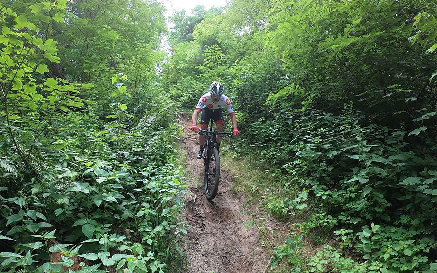 Pure MTB w WPN. Trochę tam pozarastało