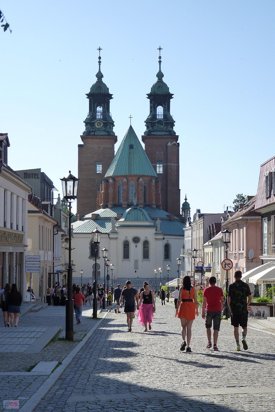 widok na archikatedrę gnieźnieńską