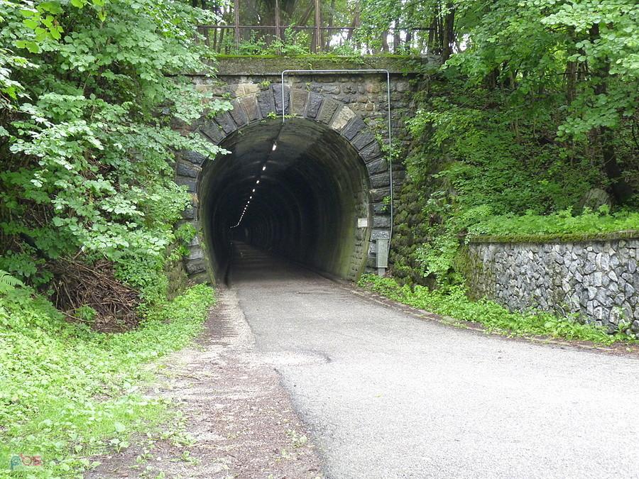 tunel, jeden z wielu