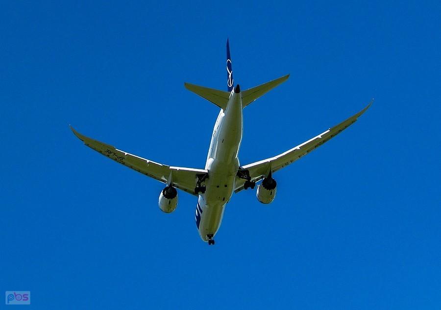 Dreamliner z Toronto podchodzi do lądowania