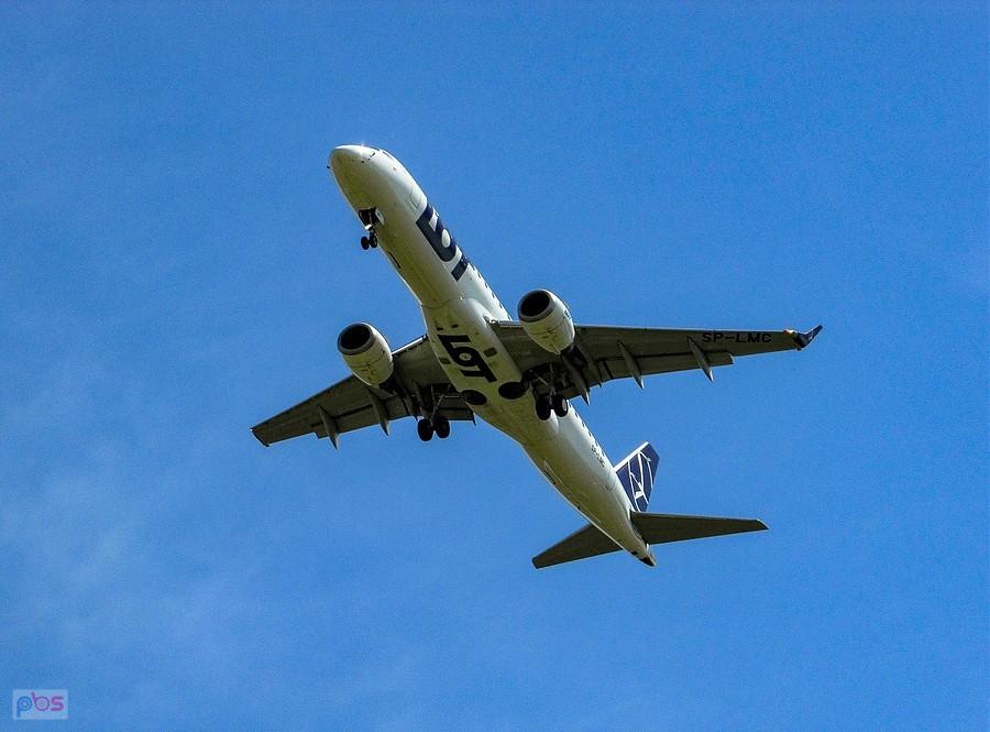 Embraer przyleciał z Paryża