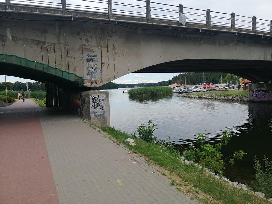 Pod mostem w Ślesinie...