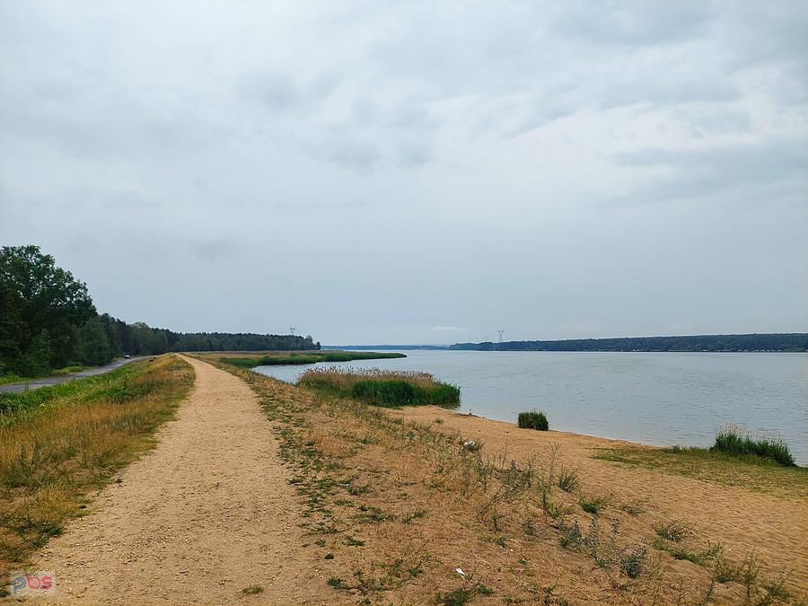 Zbiornik wodny "Poraj" widziany z północno-wschodniego brzegu w Poraju
