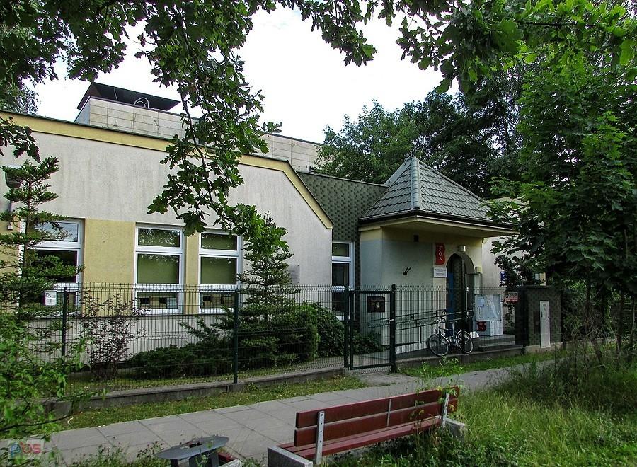Wypożyczalnia książek w Pyrach