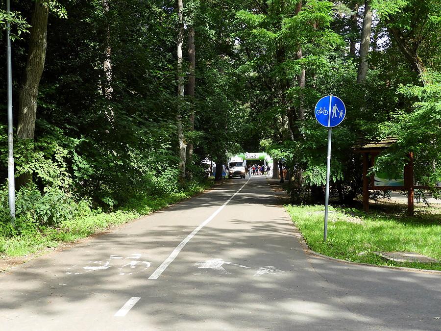 O poranku na ścieżce rowerowej wokół Arkonki.