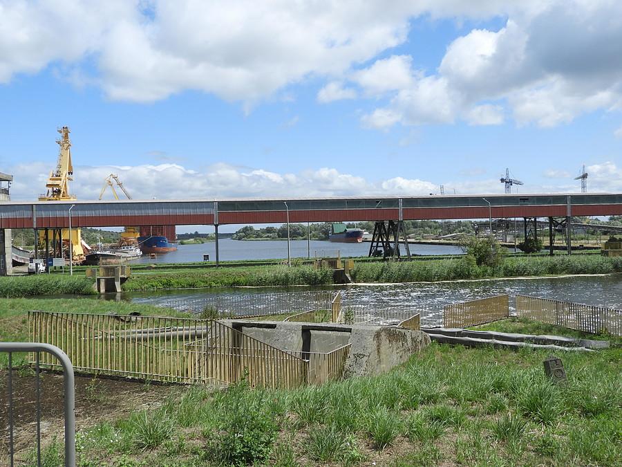 Port barkowy Kombinatu Azoty.
